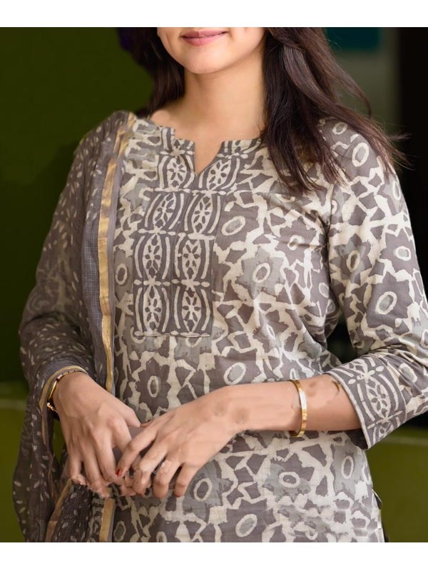 KLOSIA Grey Printed Straight Kurta with Trouser and Dupatta